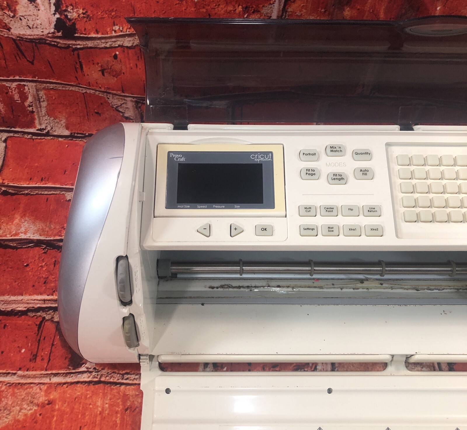 Cricut CREX001 24" Expression Electronic Die Cutting Machine + 2