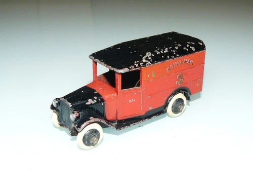 Vintage Dinky Toys - 34B Royal Mail Delivery Van