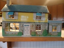 VINTAGE MARX TIN DOLLHOUSE WITH FURNITURE