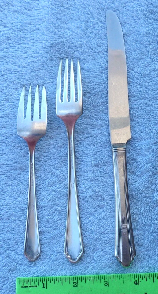 Wm. A. Rogers Oneida Ltd. Silverplate PARAMOUNT pattern 3 Piece place setting - Image 2 of 2