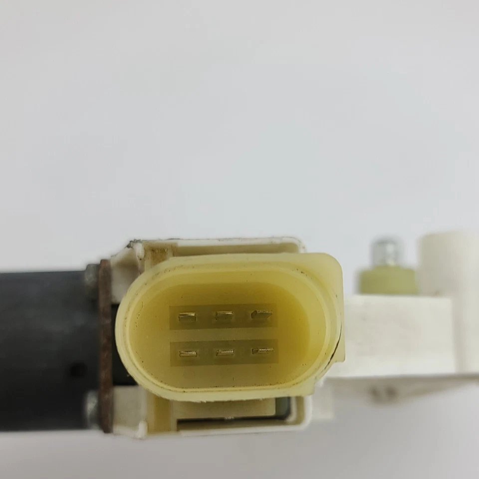 Двигатель регулятора переднего правого пассажирского окна 06 - 11 BMW E90 E91 325I 328I 335I - Изображение 4 из 4