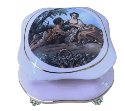 Vintage Victorian Style Porcelain Fragonard Vanity Trinket Box Made In ITALY