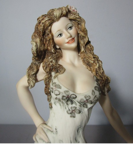Fine Italian Guiseppe Armani 12.5" Figurine titled "Celebration" 1260C MINT - Picture 2 of 8