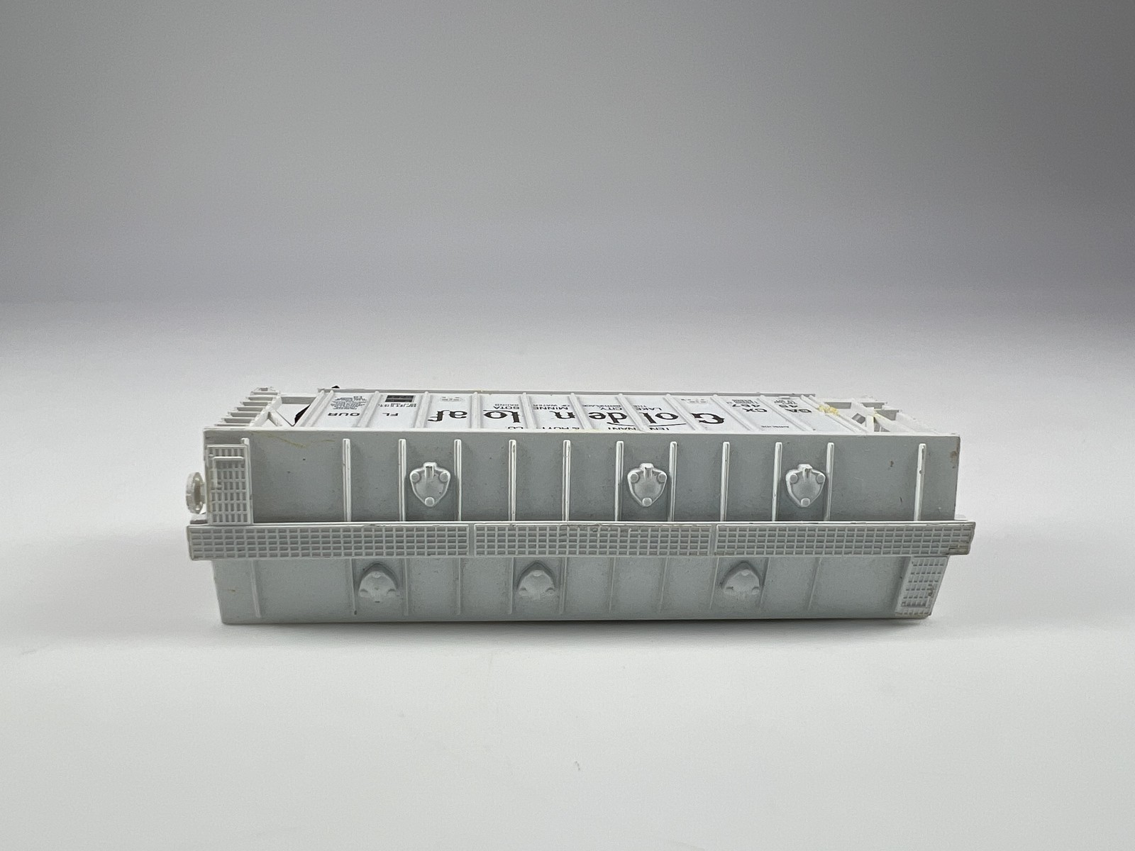 Atlas #45487 N Scale Golden Loaf Covered Hopper Car White Fair