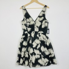 NEW Vera Wang Womens 8 Dress Ivory Black Sleeveless Cocktail Elevated Refined