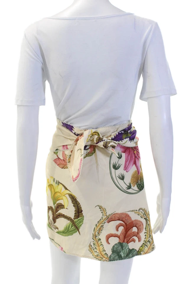 Cubre de natación con pareo estampado floral Agua Bendita para mujer Foto 3 de 4