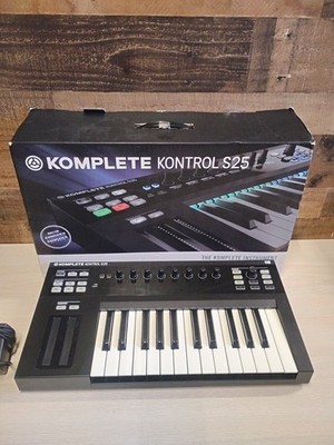 Native Instruments Komplete Kontrol S25 Mk1 with power supply