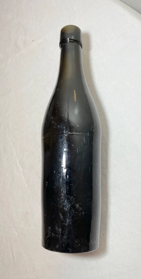 Botella de vidrio de whisky verde soplado molde 4 partes hecha a mano antigua rara del siglo XVIII Foto 4 de 4