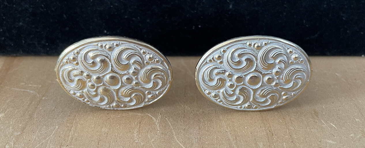 Gold Plated Oval Scroll Pattern Around Cuff Links… - image 1