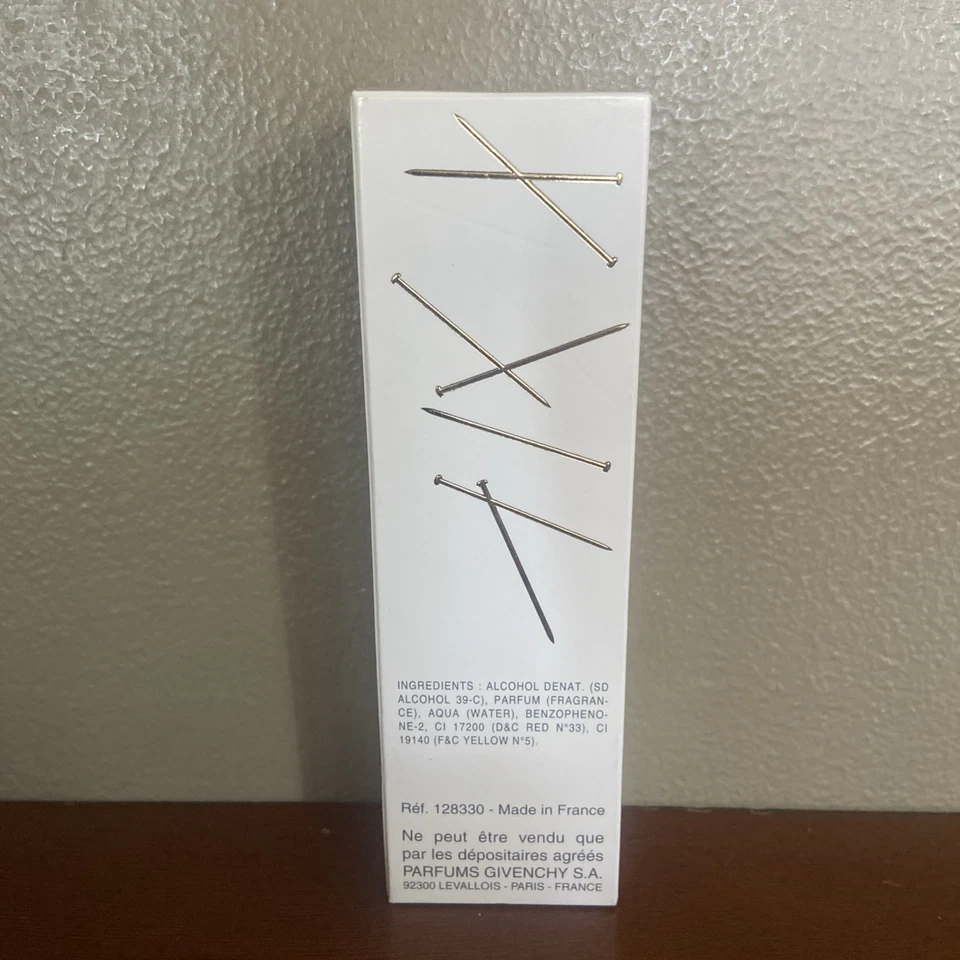 Givenchy Hot Couture White Collection EDP Spray 1 OZ - NUEVO SELLADO (A42) Foto 2 de 4