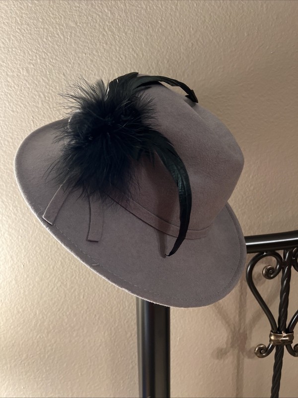 Lancaster 100% Wool Women’s Gray Grey Fedora Soft Felt Hat Black Feathers Bow