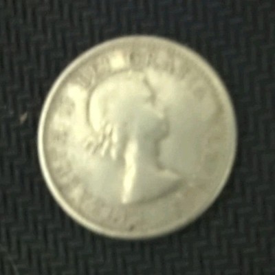 Canada 25C Twenty-Five Cents (Quarter) Coin - Queen Elizabeth II / Caribou
