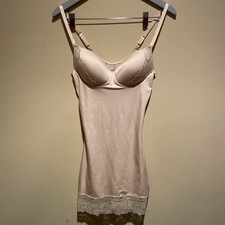 RED HOT by SPANX Women's Shapewear Luxe  Lean Lace Full Slip Size Medium Nude