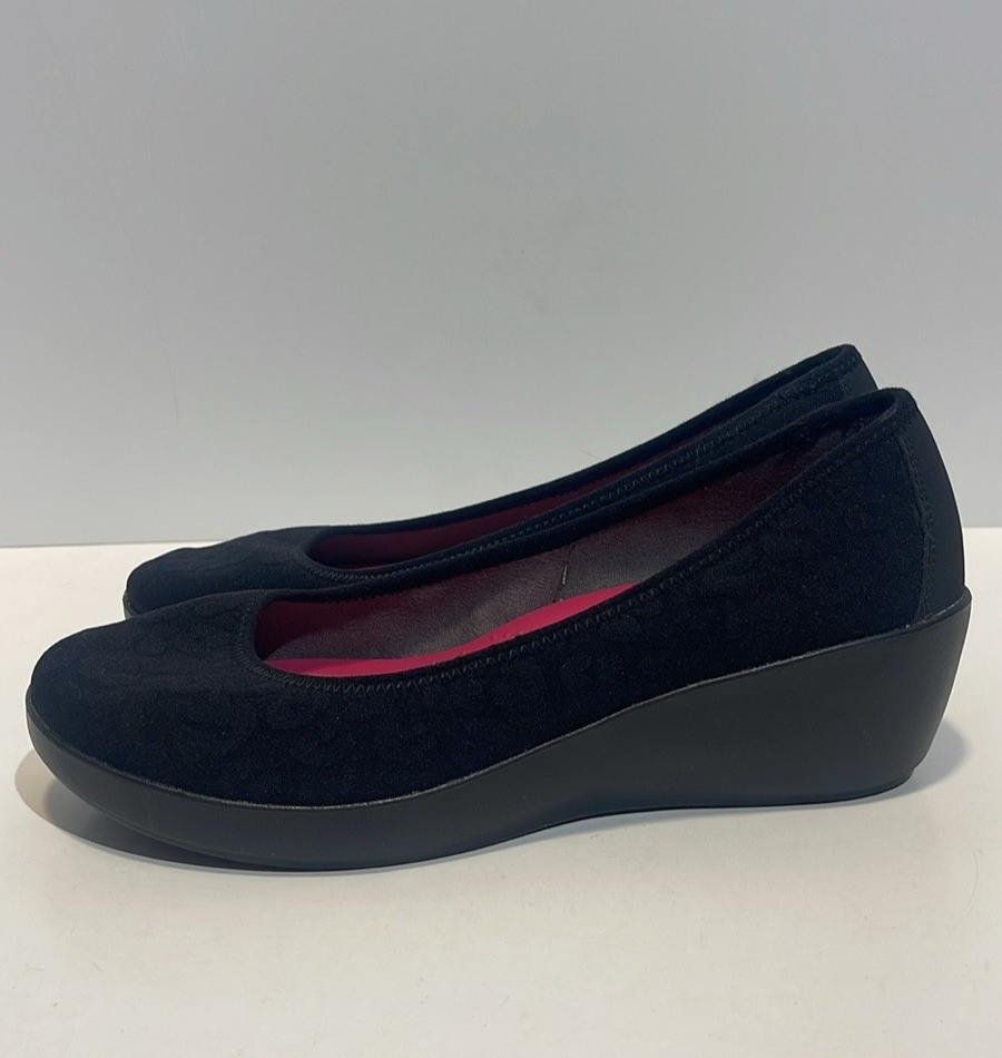 Women's Black Leopard Crocs Slip-On Wedge Loafers Size 10 Comfort Dual Sole-image