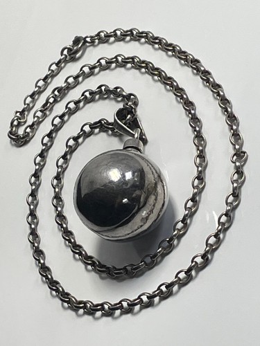 Vintage sterling silver perfume/poison bottle pendant & '925' chain necklace 25g - Picture 3 of 18
