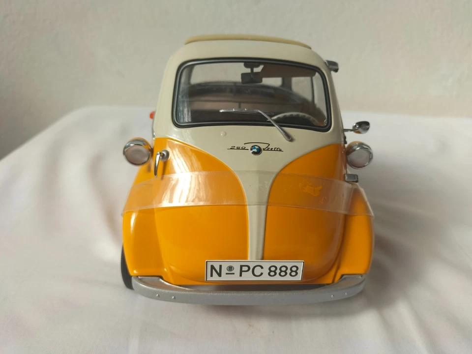 1/12 BMW Isetta 250 Export 1960 Premium ClassiXXs art. 10003 1:12 pastel orange - Immagine 3 di 4