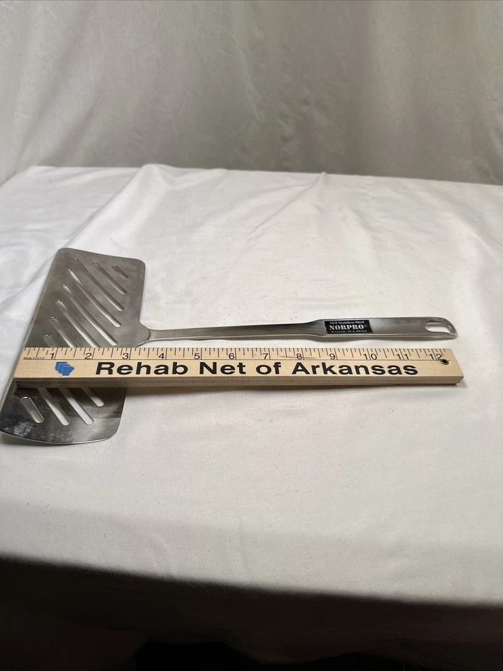 Espátula de acero inoxidable Norpro 18/10 13,5x8x3 pulgadas UTENSILIO DE COCINA USADO EN EXCELENTE ESTADO Foto 3 de 3