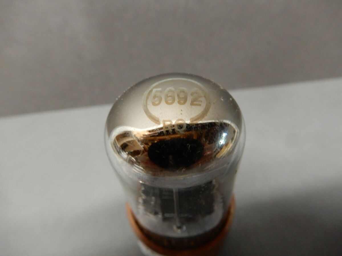 CBS JAN CHY 5692 Brown Base Vacuum Tube Amplitrex Tested 76 CBS JAN CHY 5692 Brown Base Vacuum Tube Amplitrex Tested 76