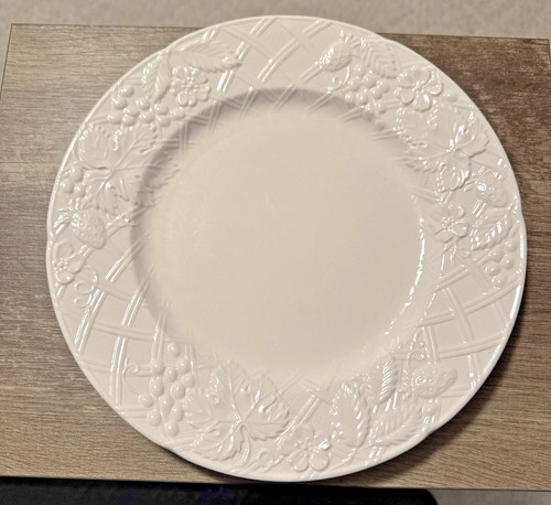 Mikasa 11-inch Dinner Plate English Countryside White free US Ship