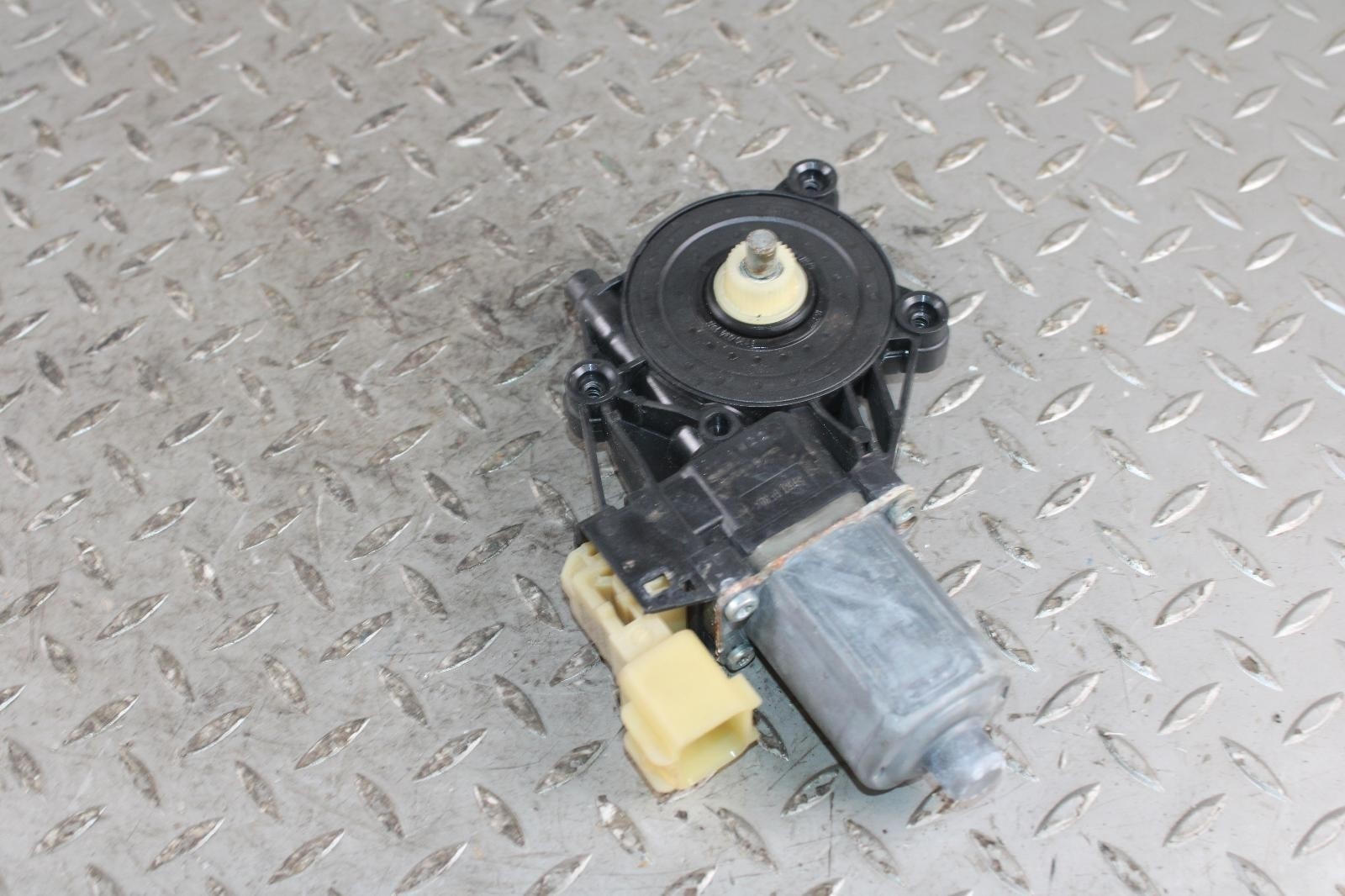 Maserati Ghibli 2014-2021 Rear Left Power window motor