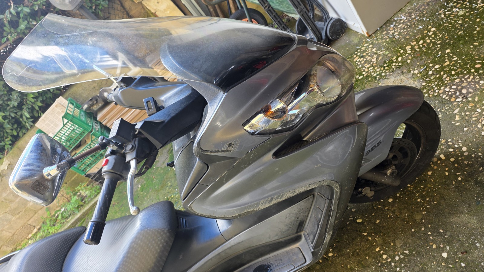 Suzuki Burgman 400 K7 in buone condizioni foto 5