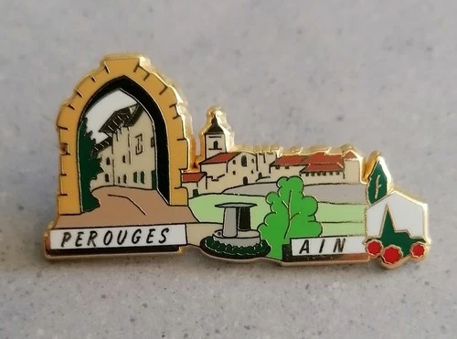 Pin's PEROUGES - AIN Plus Beaux Villages de France GVFR