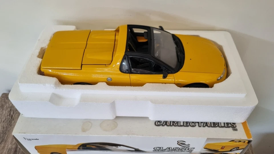 Holden Utester Concept 1:18 Diecast Model Car - image 3 of 3