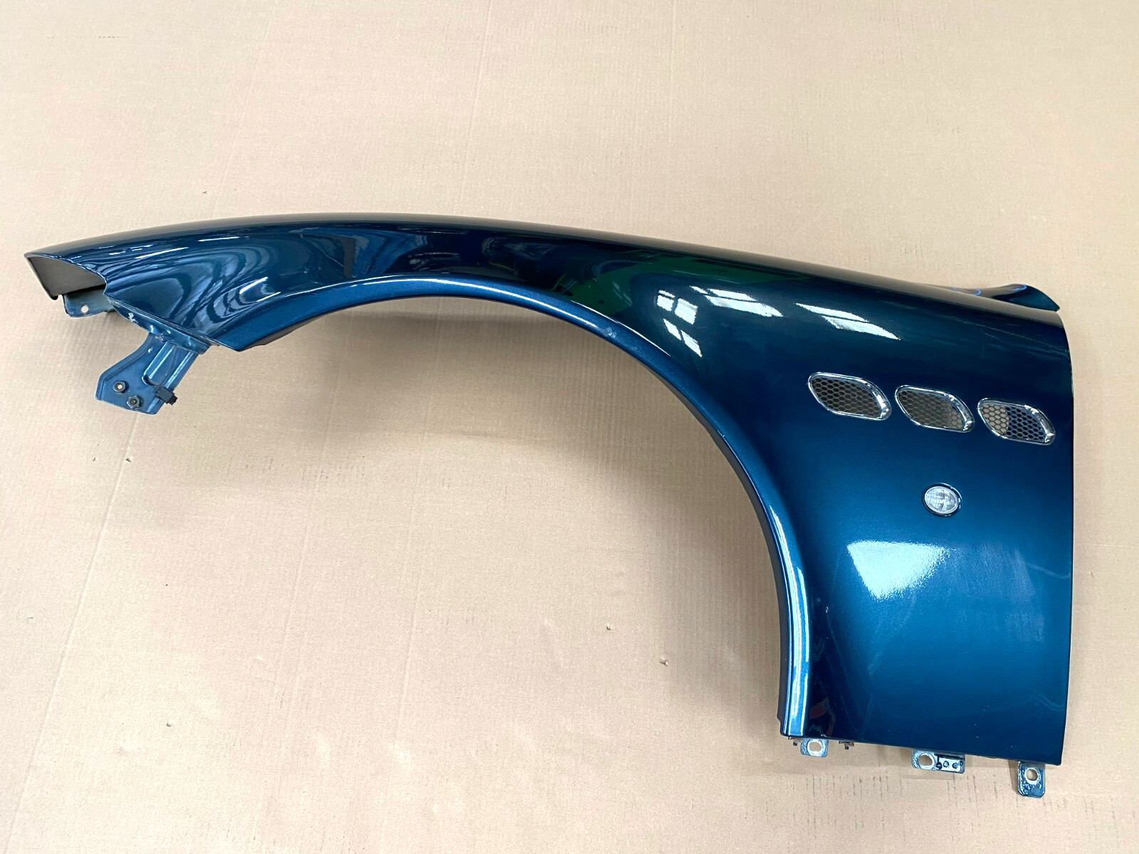 Maserati Quattroporte 2004-2012 Front Left Side panel