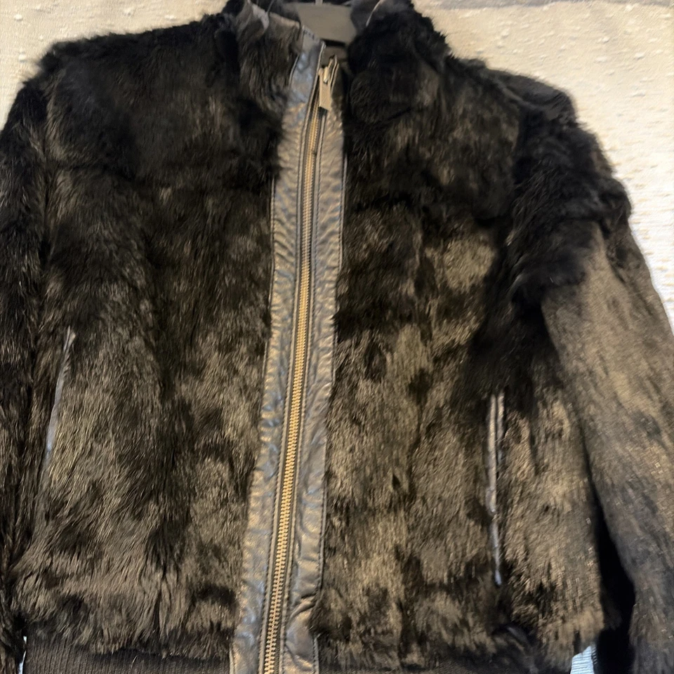 Chaqueta Bomber Y2K Azzure Cuero Genuino Piel de Conejo y Cuero Talla Grande Negra Foto 3 de 4