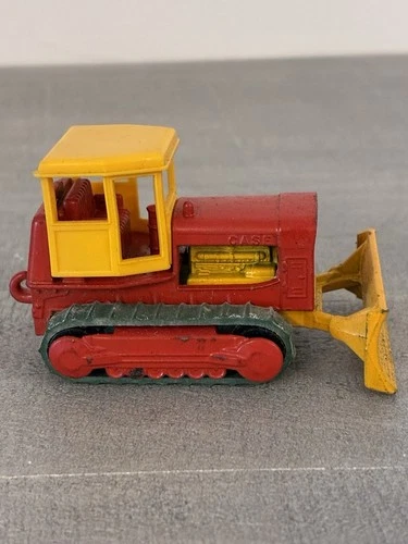 1969 Matchbox No. 16 Case Tractor Red/Yellow Lesney Bulldozer Original Tracks