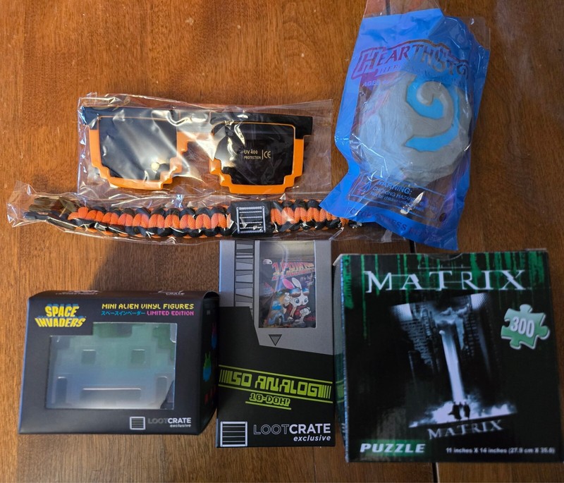[Loot Crate] Retro Loot Lot [Matrix, Hearthstone, Loot Crate]