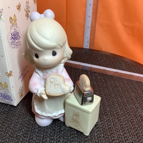 1997 PRECIOUS MOMENTS - A SPECIAL TOAST TO PRECIOUS MOMENTS - C0117 WITH BOX - Picture 4 of 8