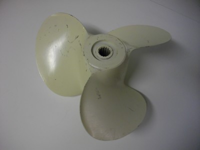 Michigan Wheel Propeller Chrysler 300 sterndrive AMC107 071003 14 X 19 LH