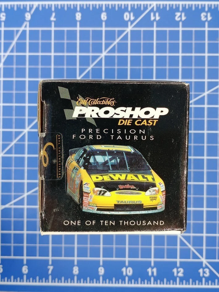 NUEVO ERTL Pro Shop NASCAR 1:64 Matt Kenseth #17 Dewalt 2000 Ford Taurus 1 de 5000 Foto 4 de 4