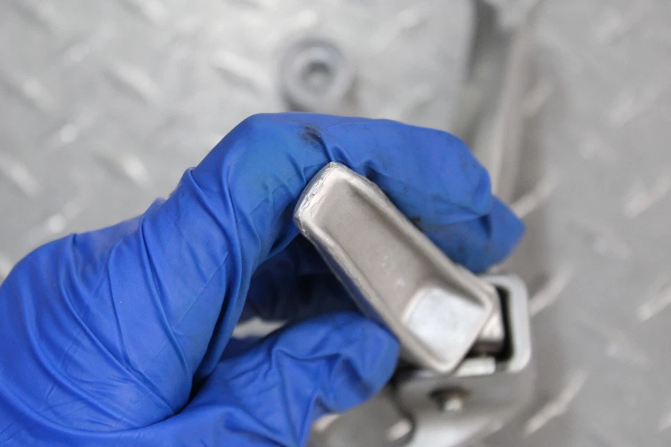 Suzuki GSXR600Z 2003 Limited clavija trasera derecha pasajero Foto 4 de 4