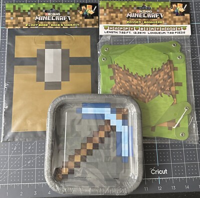 Minecraft Party Supplies! Items including banner/plates/treat bags for 16 kids!