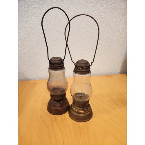 Paar Vintage Miniatur Öllampen rustikal primitiv Metall & Glas Laternen