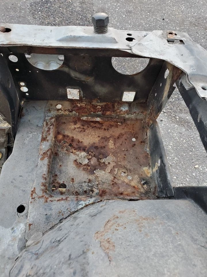 1982 年雪佛兰科迈罗 Z28 原始设备制造商散热器芯支撑 5.0L — 第 4/4 张图片