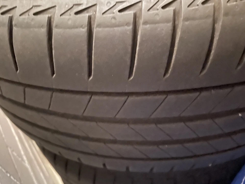 Top Sommer-Kompletträder MINI Clubman 18" Star Spoke Black – Bridgestone Runflat - Bild 4 von 4