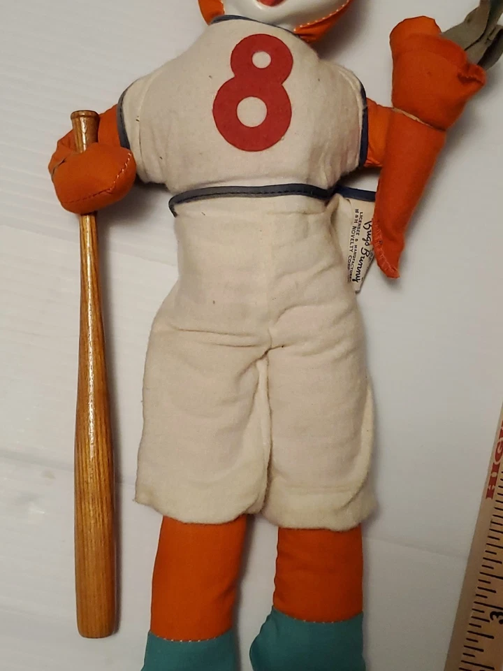 Muñeca Bunny 'Baseball Bugs' años 50 18" en uniforme #8 original con murciélago y zanahoria Foto 3 de 4