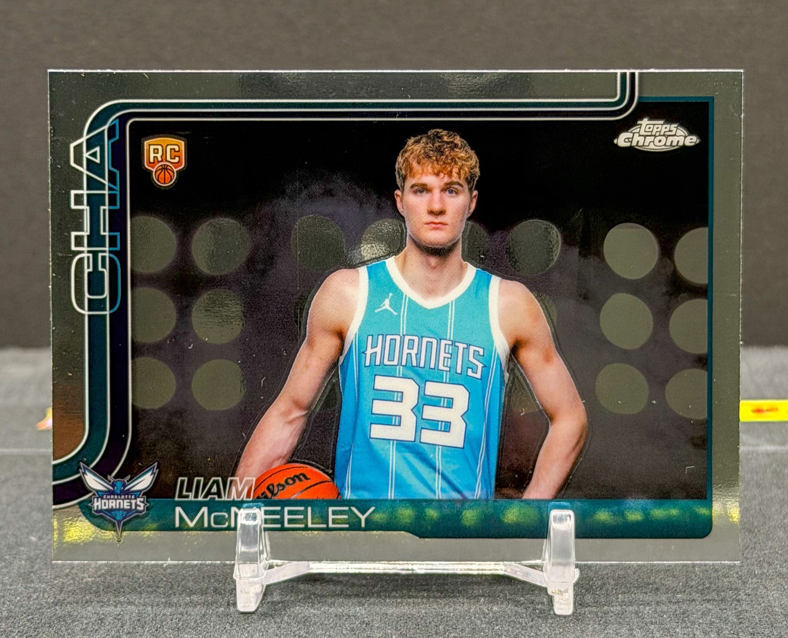 2025-26 Topps Chrome - Image Variation Liam McNeeley #279 RC Charlotte Hornets