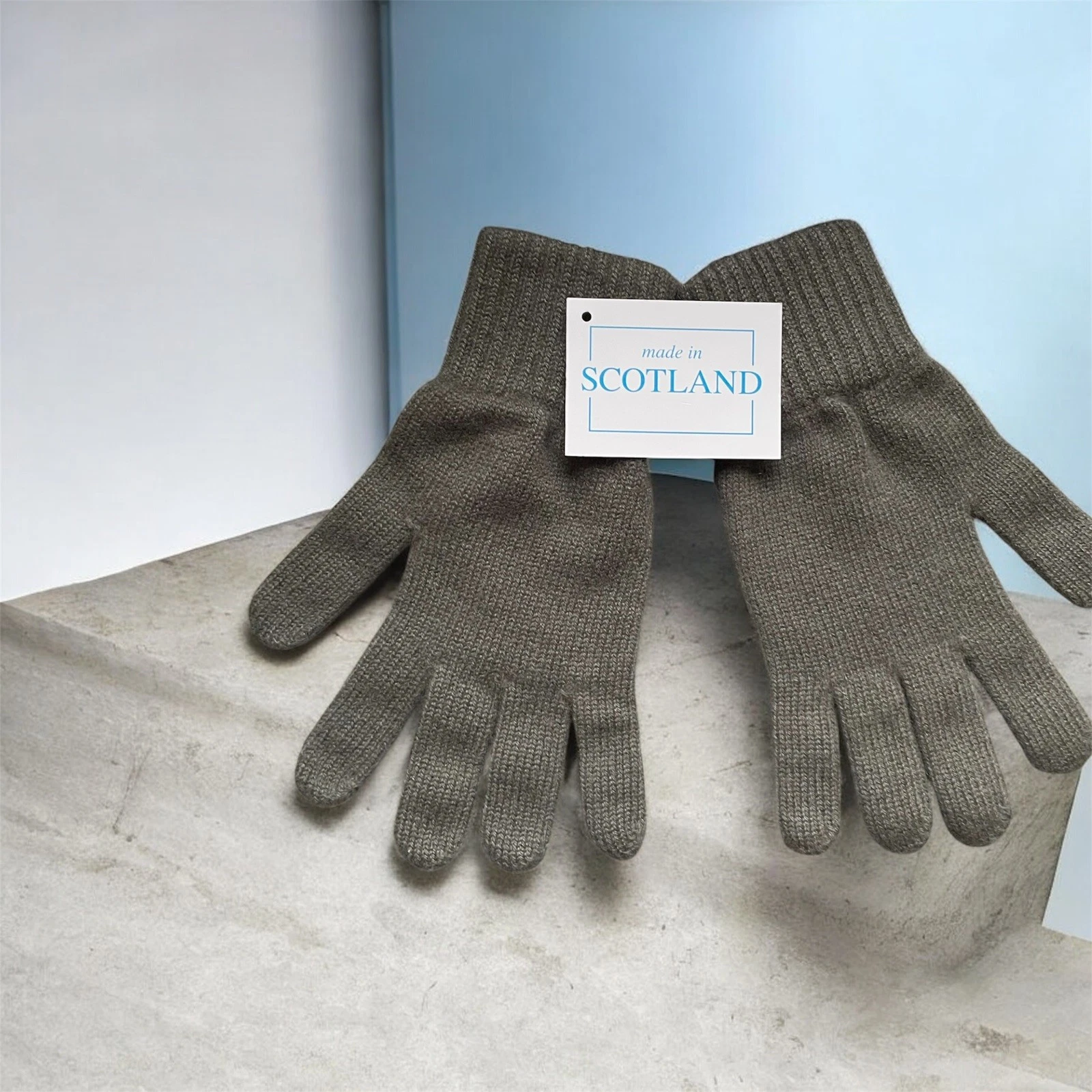 Ladies 100% 4 ply WINTER MOSS cashmere gloves