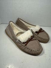 Secret Treasures brand women's plush-lined suede moccasin slippers Size 7