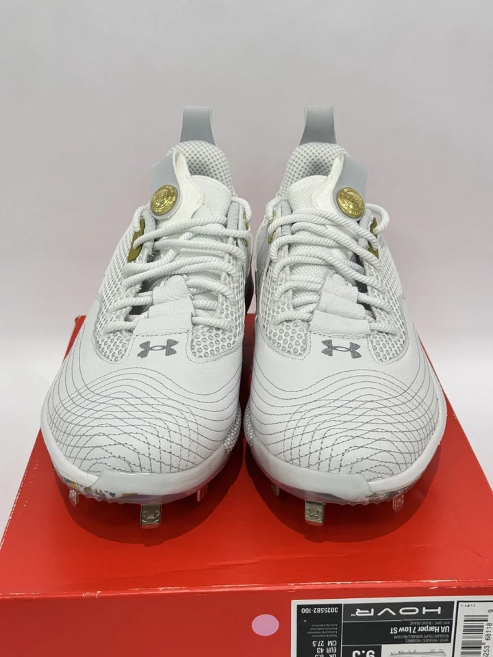 Under Armour UA Harper 7 Low ST Mens Baseball Cleats Metal White Gold Sz 9.5 NIB - Image 3 of 4