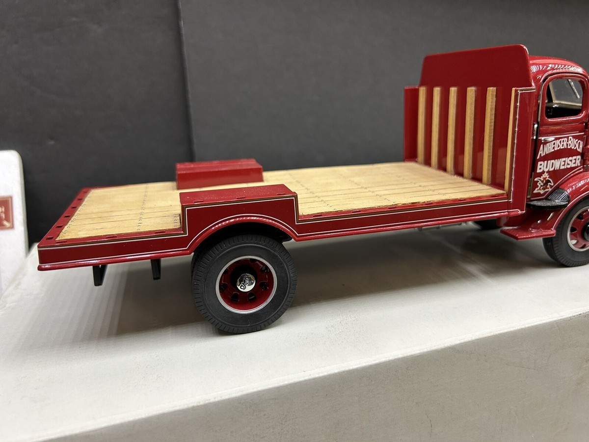 Danbury Mint 1938 Budweiser Beer GMC Stake Bed Delivery Truck 1:24