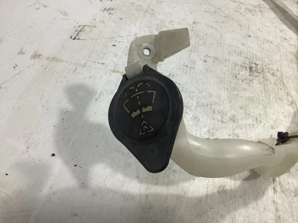 2011-2016 宝马 528I WINDSHIELD WASHER 储备填料管颈 7203270 原始设备制造商。 — 第 3/4 张图片