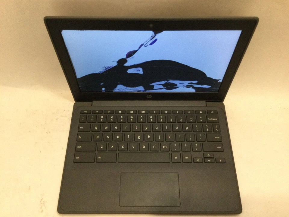 HP Chromebook 11A G8 EE 11.6"/ AMD A4 / 4GB 32GB / (CRACKED) MR - Image 2 of 4