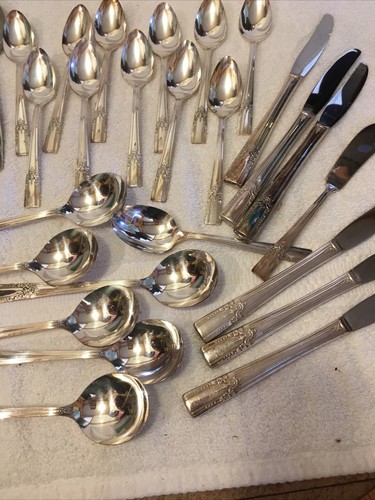 WM Rogers By Oneida AA Heavy Stainless Flatware 37 Pieces Box Vintage Mcm - Picture 8 of 12