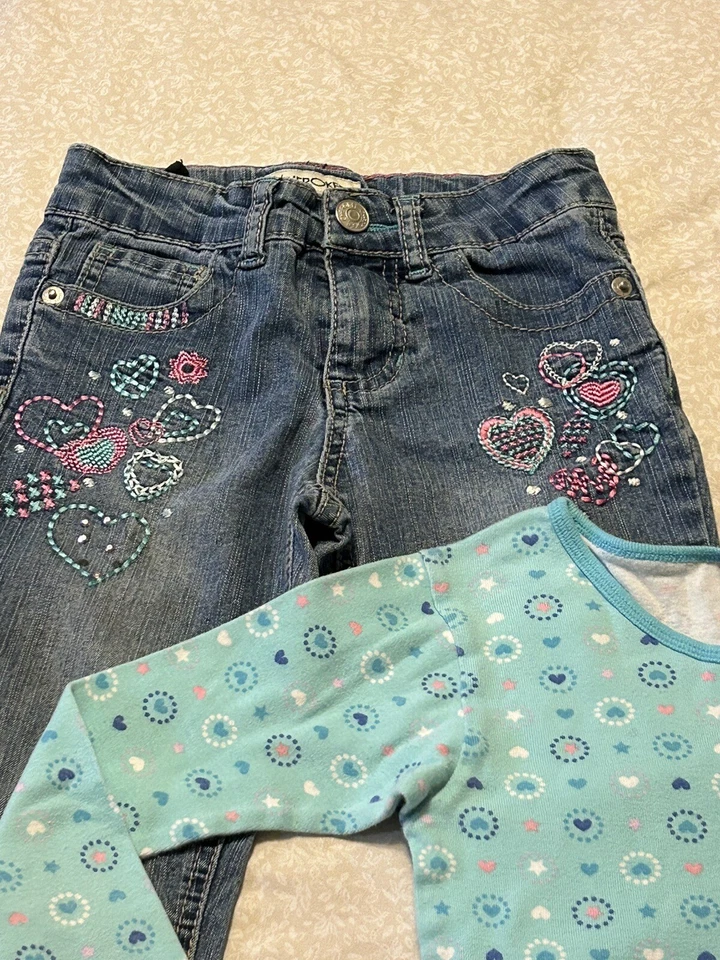 Girls 2pc Outfit Size 5 Cherokee Jeans & Teal Faded Glory T-shirt - Image 3 of 4