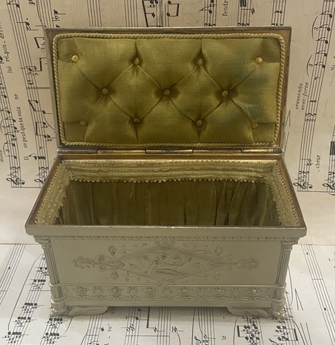 Antique French Jewelry Box with Green Cushion c1940 - 第 1/6 張圖片